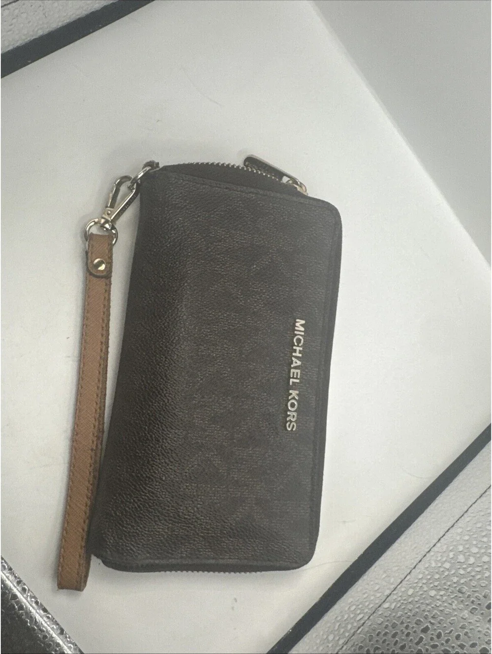 Michael Kors Authentic Jet Set Signature Brown New Wristlet Wallet